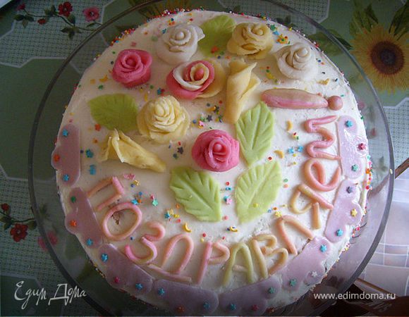 Торт бисквитный с творожно-брусничной прослойкой Торт бисквитный с творожно-брусничной прослойкой