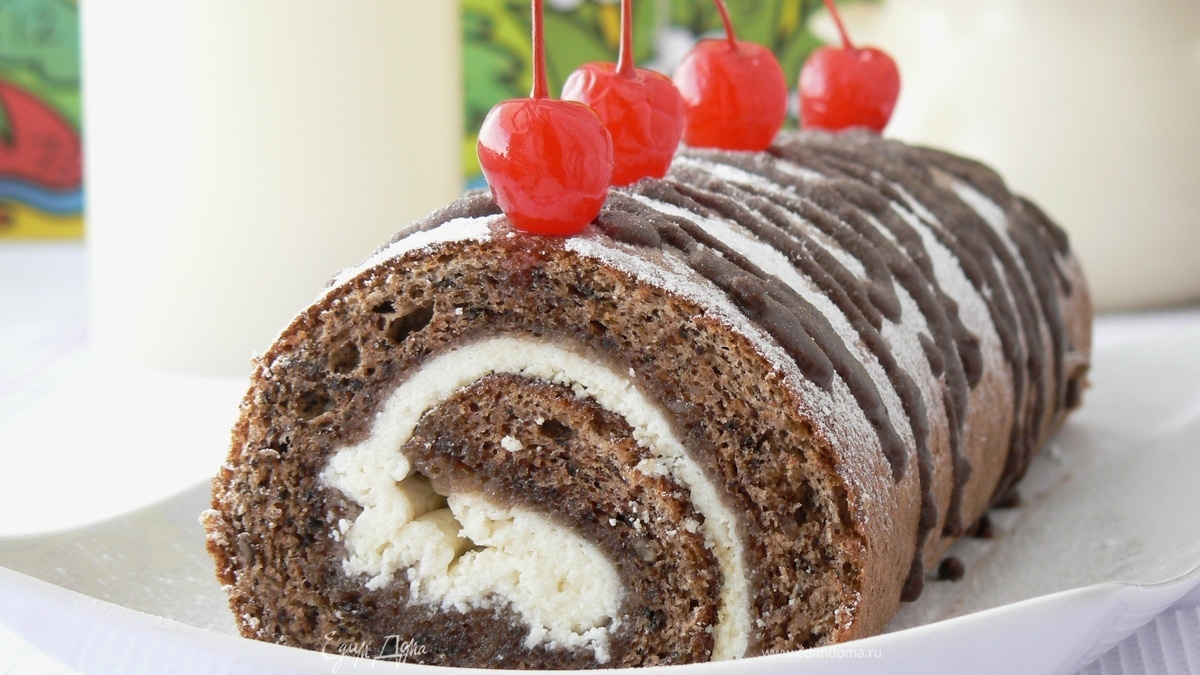 Банановый рулет с творожной начинкой