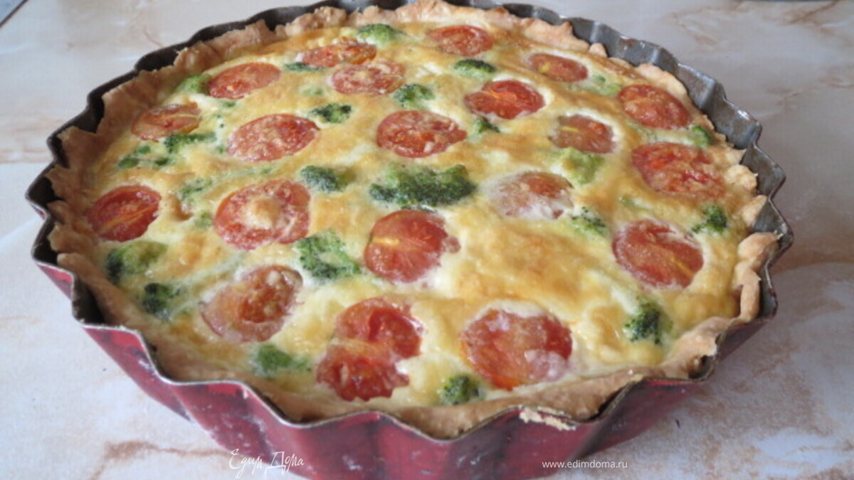 Киш с рыбой и овощами