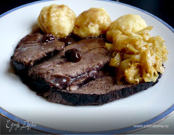 Квашеное жаркое с клецками и глазированной капустой «Мясо моей мечты»