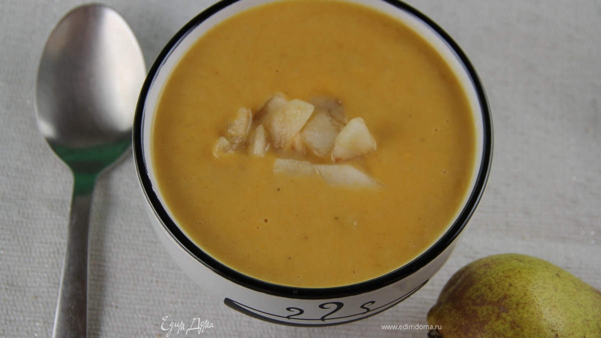 Суп-пюре из сладкого картофеля, пастернака и груши
