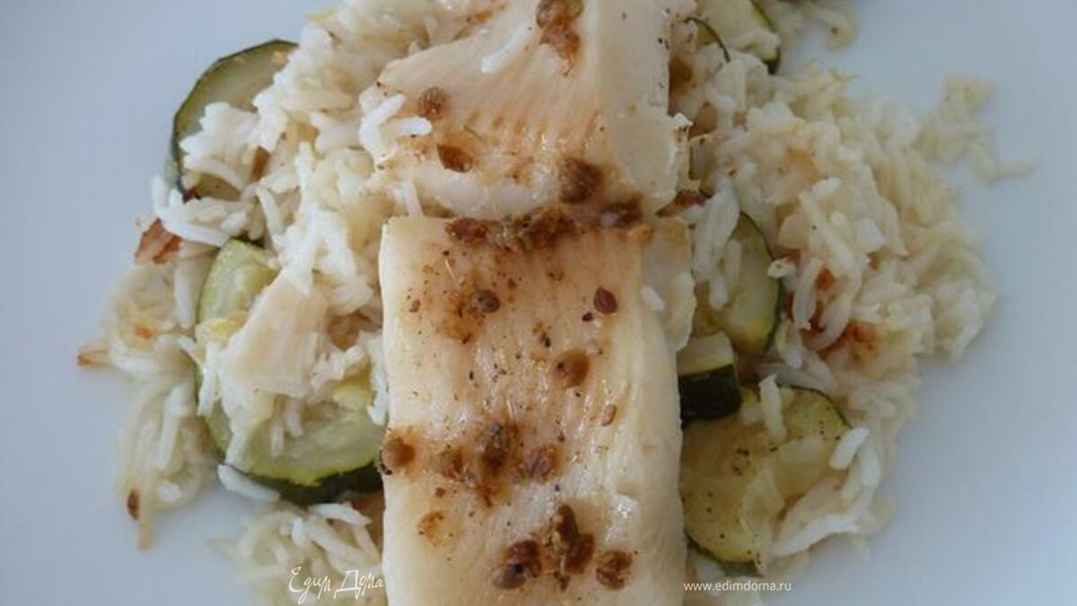Пикантная рыба с лимонным рисом