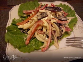 Салат из кальмаров с черносливом