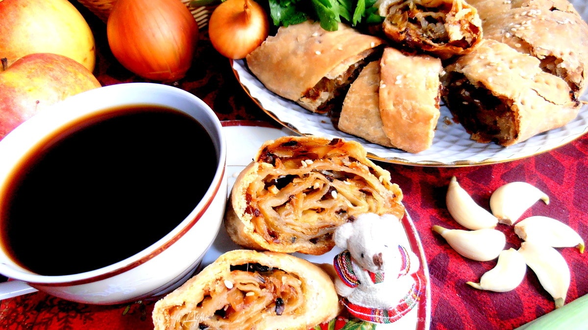 Хрустящий постный штрудель с ароматной полезной начинкой