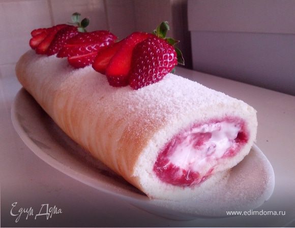 Рулет с клубникой Рулет с клубникой