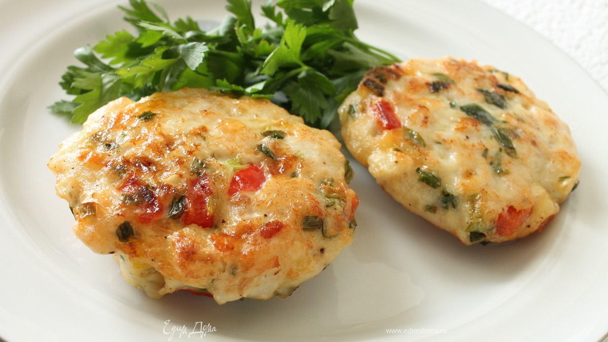 Куриные рубленые котлетки с цветной капустой и паприкой