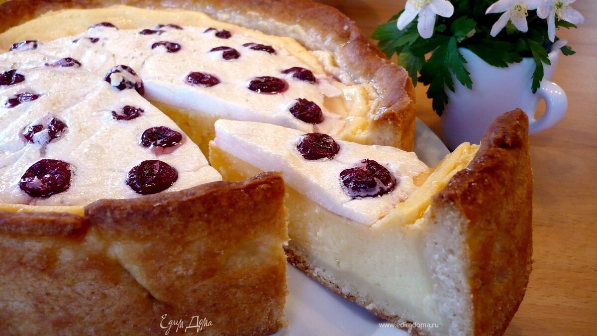 Творожный десерт с пудингом и вишневым безе «Чизкейк, сэр?!»