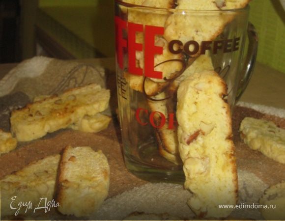 Итальянские бискотти с белым шоколадом, кокосом и миндалем