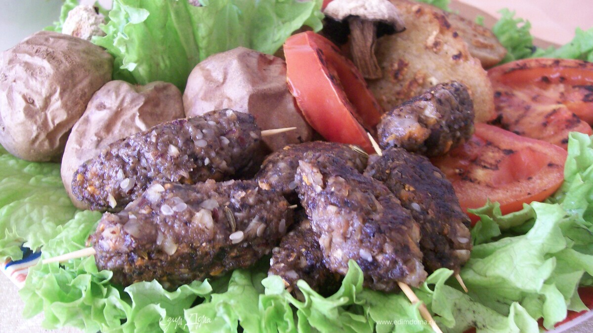 Мини-кебабы из шампиньонов с овощами