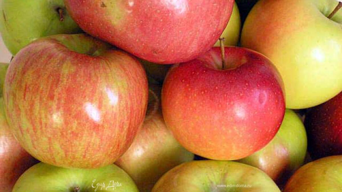 Яблочный пирог на майонезе с геркулесом