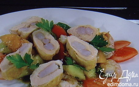 Рецепт Куриная грудка, фаршированная креветкой на салате из дыни