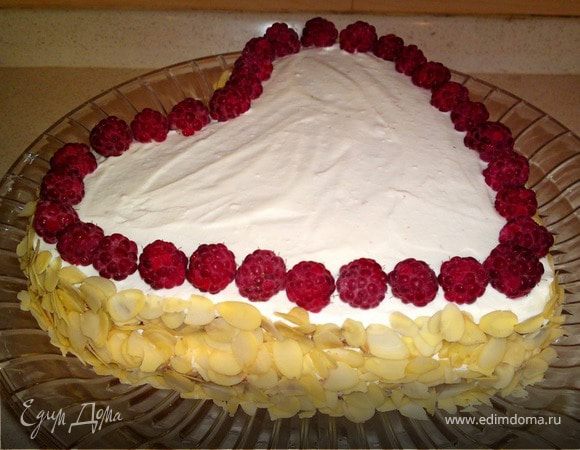 Сердце с малиной и творожно-сливочным кремом