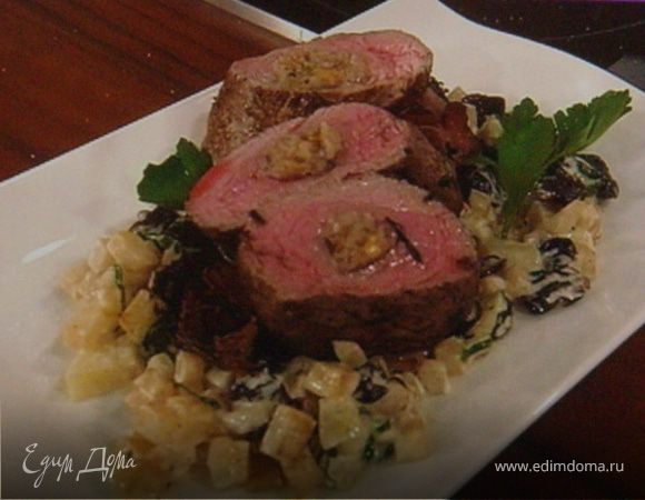 Филе теленка фаршированное маслом грецкого ореха с рагу из кольраби