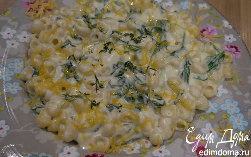 Рецепт Макароны с зеленым соусом и сыром