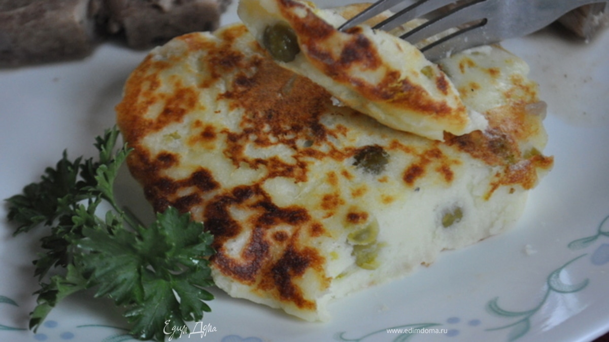 Картофельные котлеты с зеленым горошком