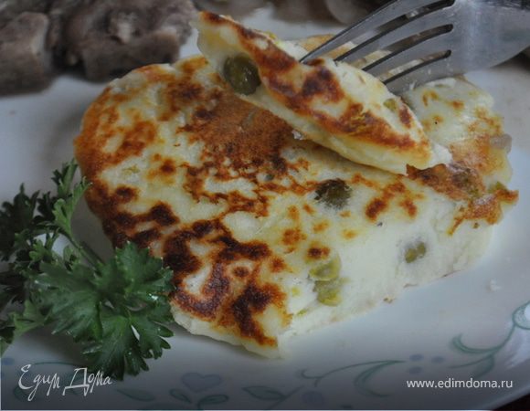 Картофельные котлеты с зеленым горошком Картофельные котлеты с зеленым горошком