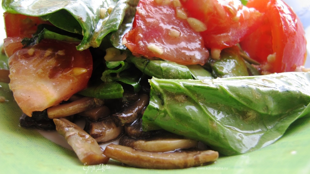 Салат со шпинатом