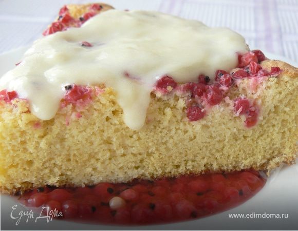 Кукурузный бисквит с двумя соусами Кукурузный бисквит с двумя соусами