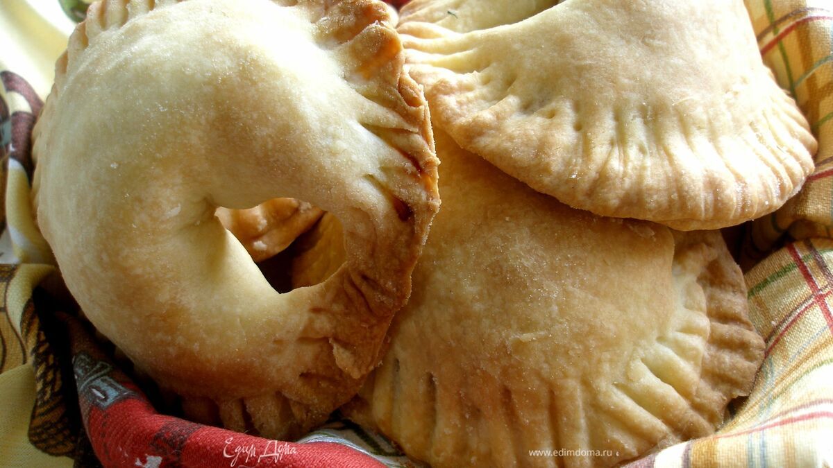 Легкие пирожки с курицей и сыром