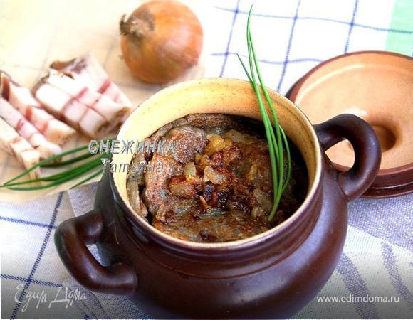 Картофельные блины, тушенные в горшочке с салом (Блiны з бульбы, тушаныя з салам) Картофельные блины, тушенные в горшочке с салом (Блiны з бульбы, тушаныя з салам)