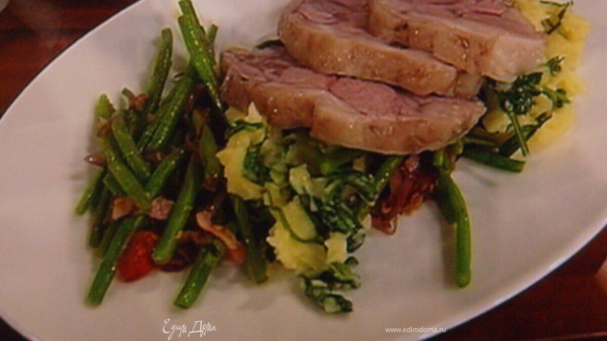 Отварная баранина с пюре и зеленой фасолью