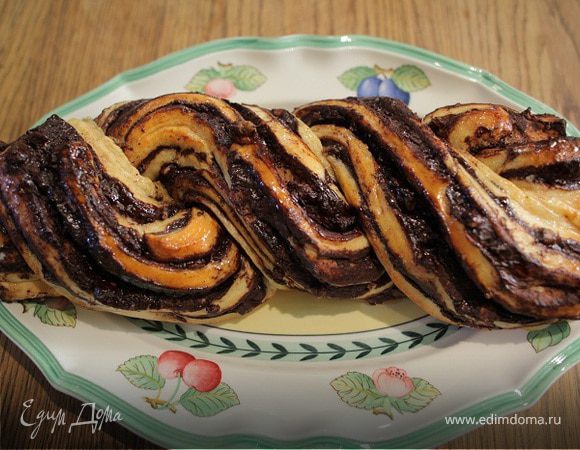 Сдоба с шоколадно-ореховой начинкой Сдоба с шоколадно-ореховой начинкой