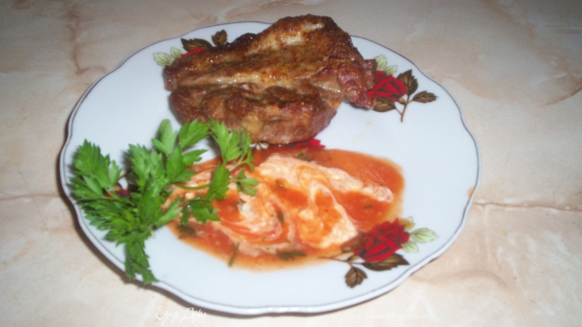 Мясо на решетке в духовке по-домашнему