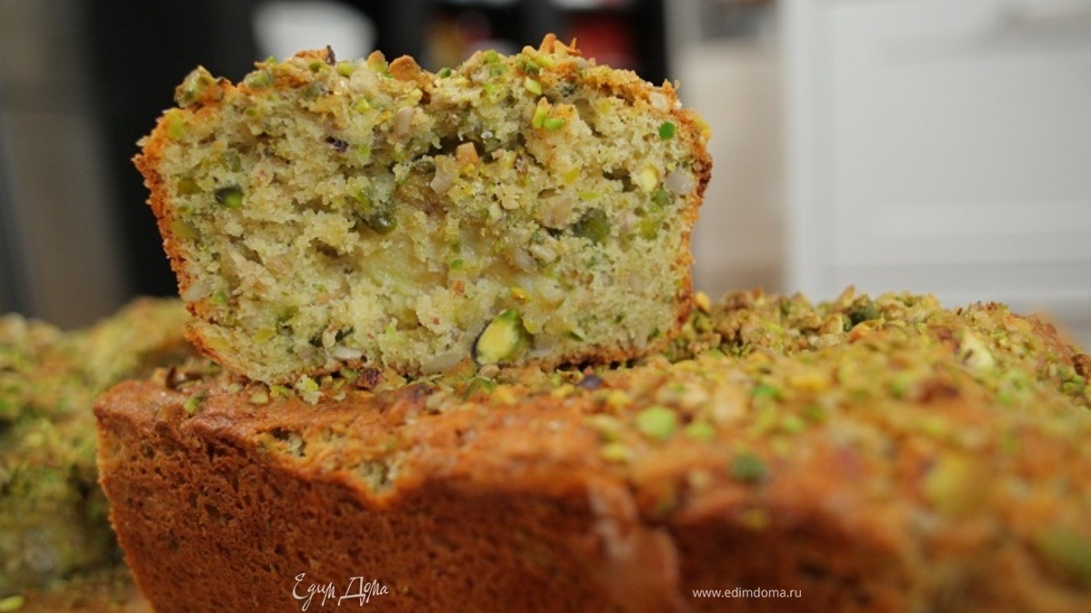 Банановый хлеб с семечками и фисташками