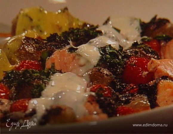 Шашлычки из лосося с молодой картошкой под чесночным соусом "айоли" Шашлычки из лосося с молодой картошкой под чесночным соусом "айоли"