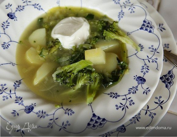 Весенний зеленый суп со спаржей и брокколи Весенний зеленый суп со спаржей и брокколи
