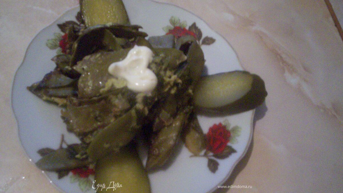 Молодой горох, заправленный яйцом