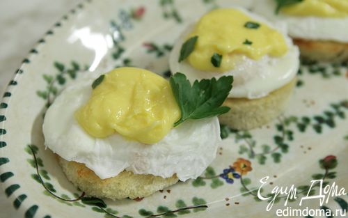 Рецепт Хрустящие тосты с яйцом пашот под лимонным соусом