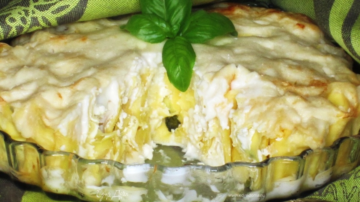 Розочки с рикоттой и базиликом под соусом бешамель