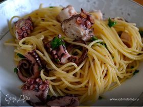 Спагетти с осьминогом