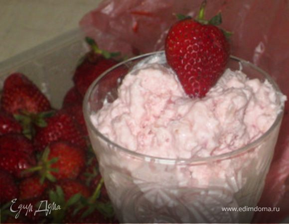 Творожно-клубничное мороженое "Идеальные формы" (Из серии "Лайт") Творожно-клубничное мороженое "Идеальные формы" (Из серии "Лайт")