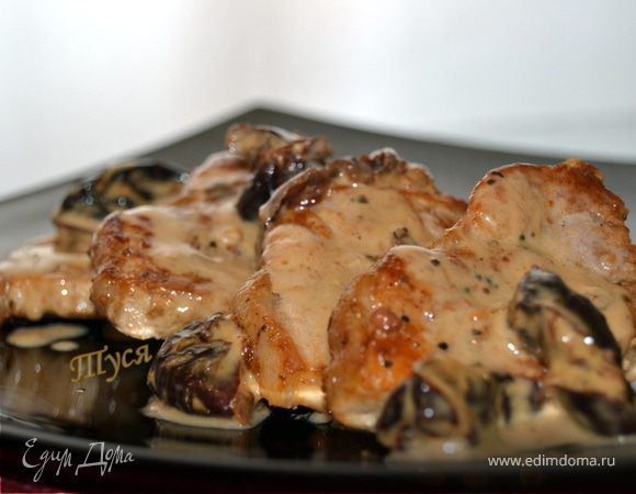 Свиные медальоны с соусом из чернослива Свиные медальоны с соусом из чернослива