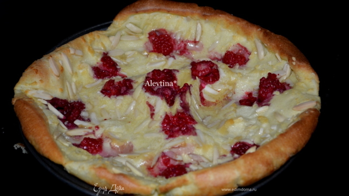 Блинчик с миндалем и малиной