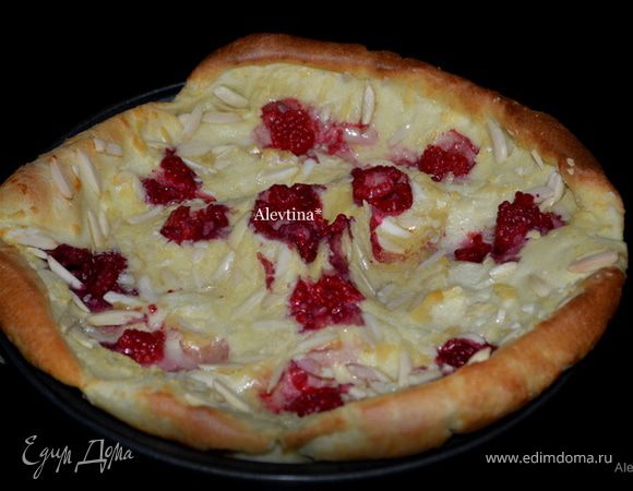 Блинчик с миндалем и малиной