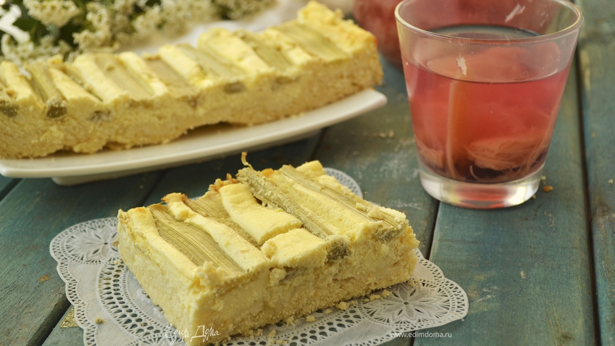 Творожный пирог с ревенем