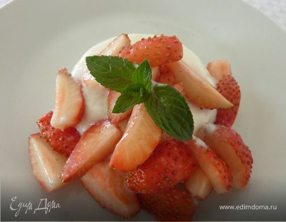 Крем на кефире с клубникой