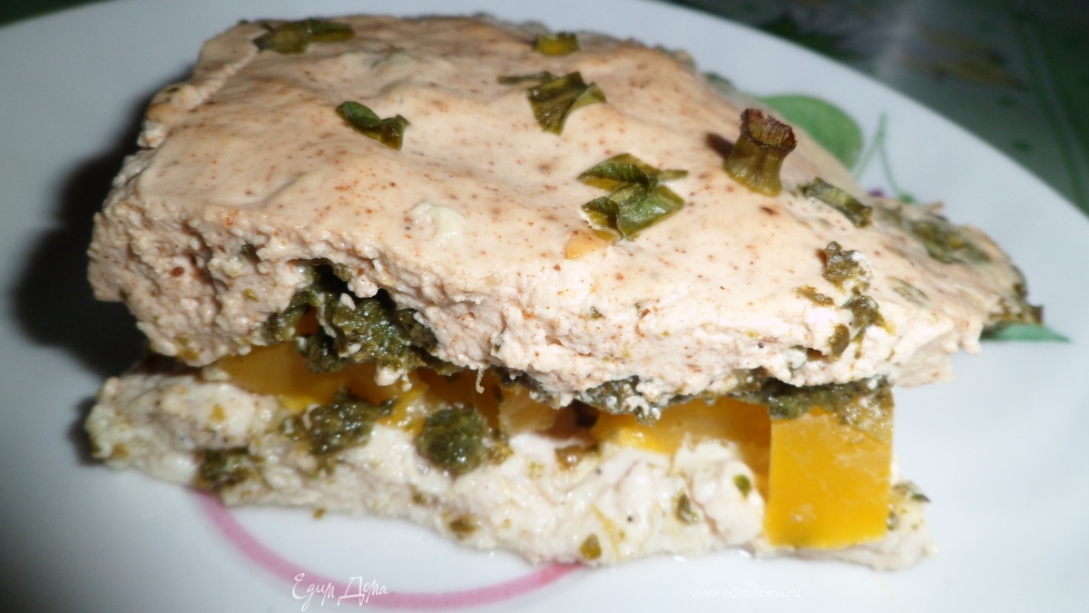 Пирог без муки с курицей, шпинатом и болгарским перцем