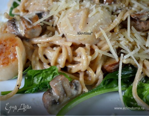 Гребешки с грибами и шпинатом