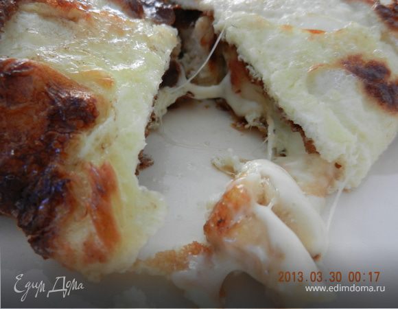 Омлет с курицей, сыром и грибами "Сытный завтрак"