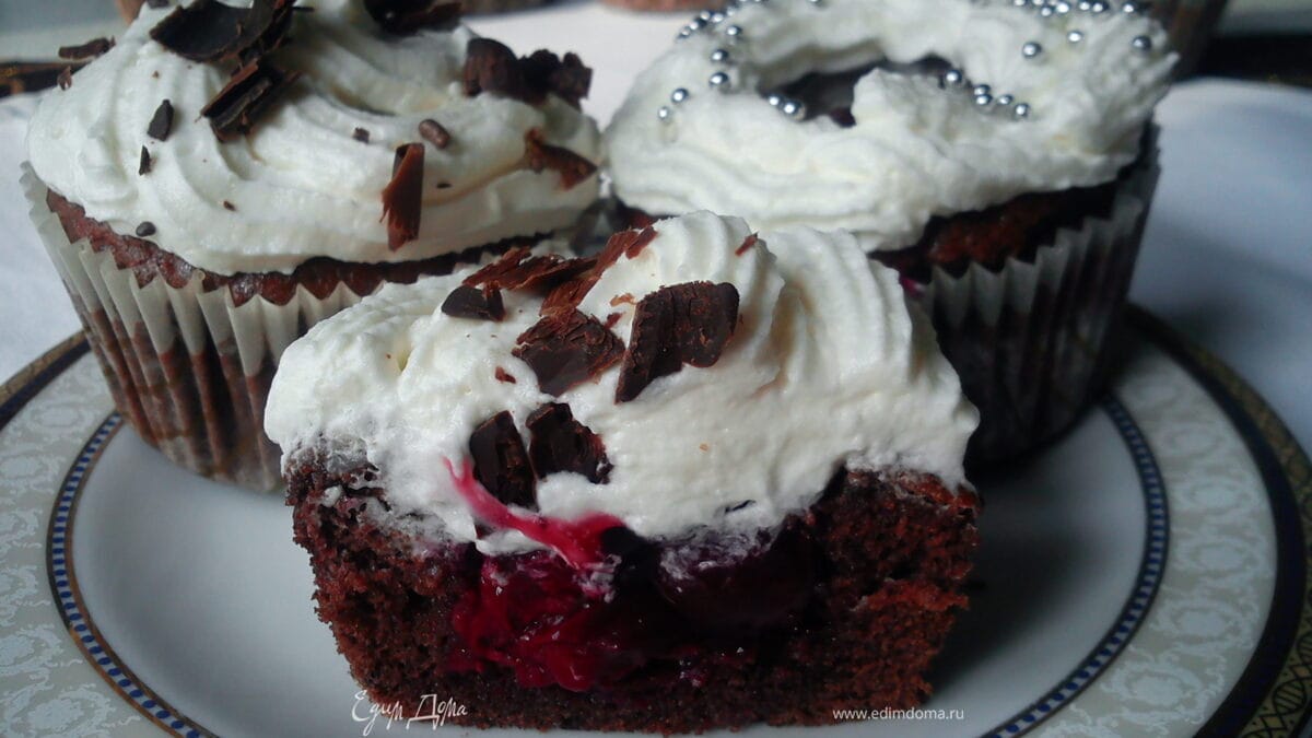 Капкейки по мотивам торта "Черный лес"