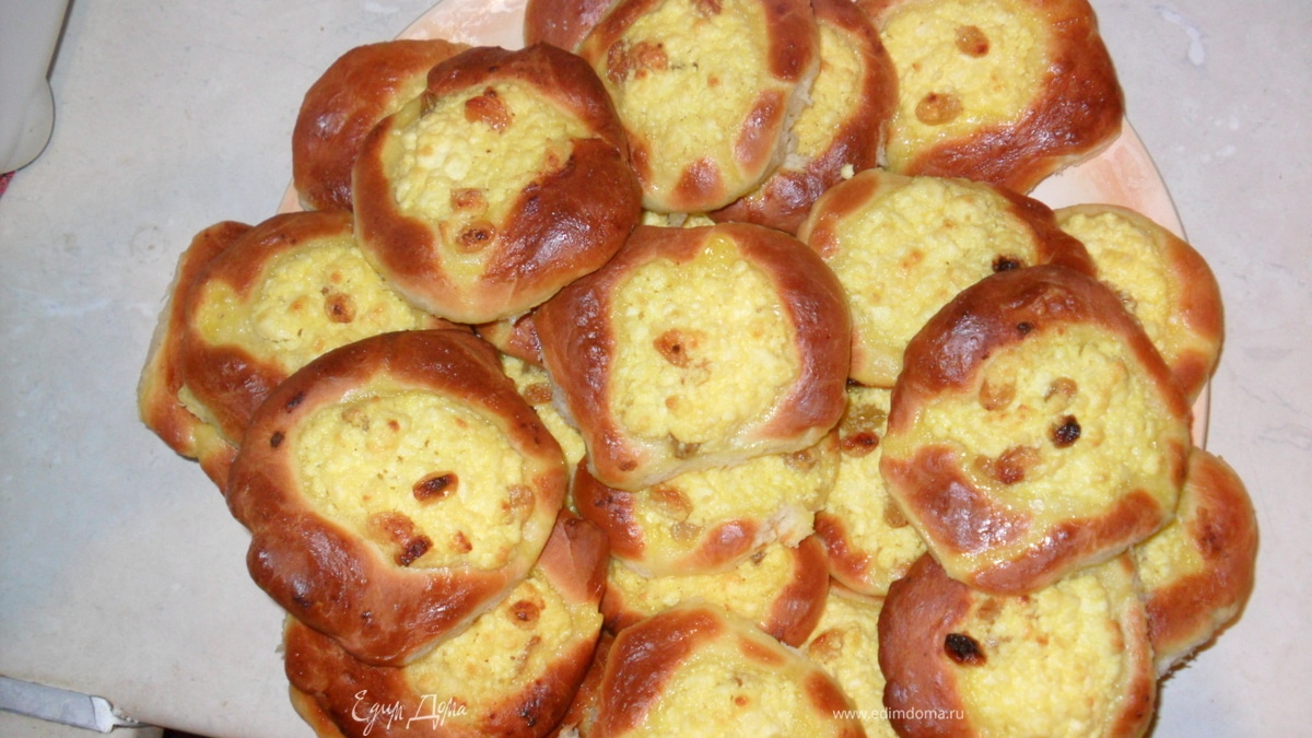 ватрушки с творогом и изюмом