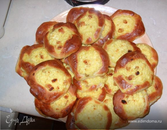 ватрушки с творогом и изюмом