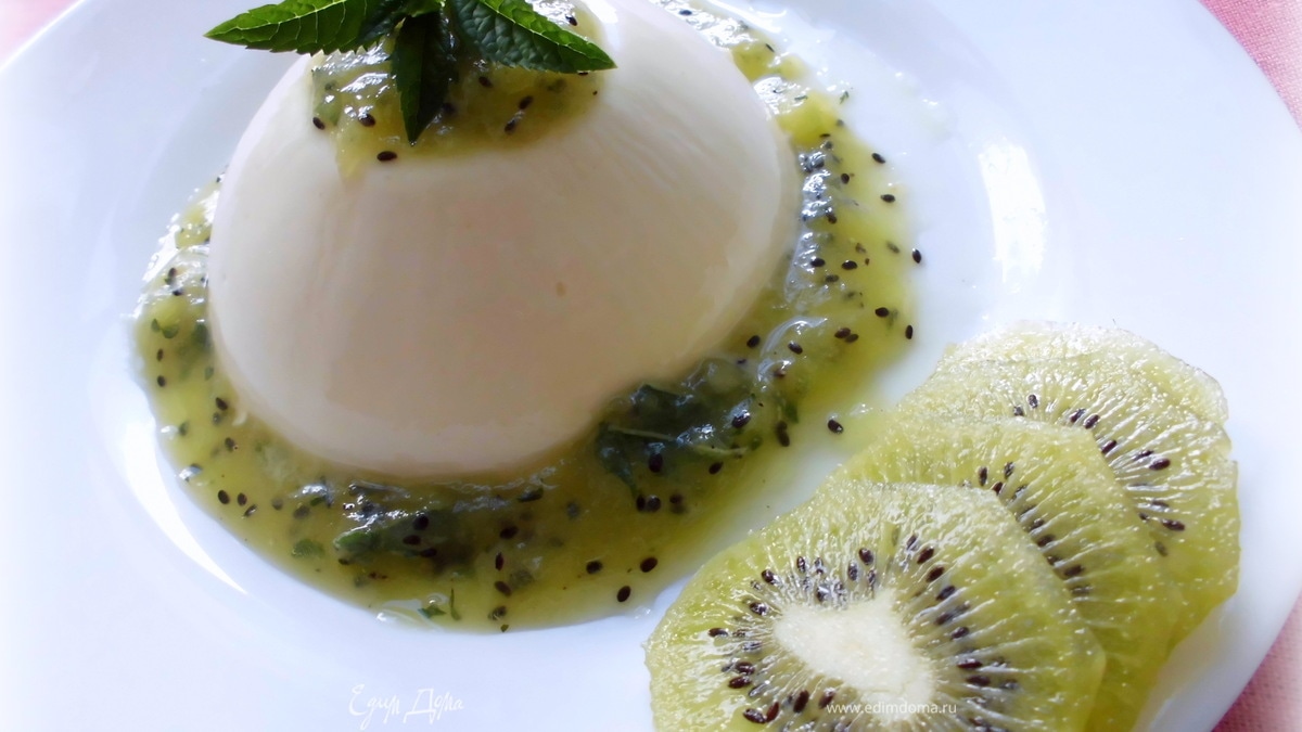 Сливочное желе с соусом из киви и мяты
