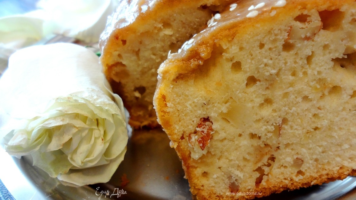 Нежный яблочный кекс с коричной пропиткой
