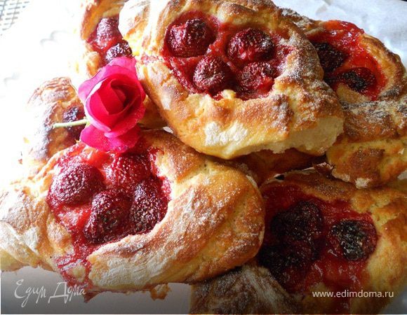 Лодочки с клубникой Лодочки с клубникой