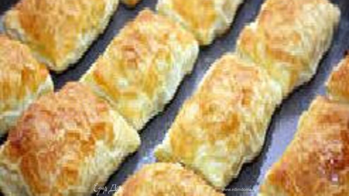 Слоеные пирожки с творогом и ветчиной